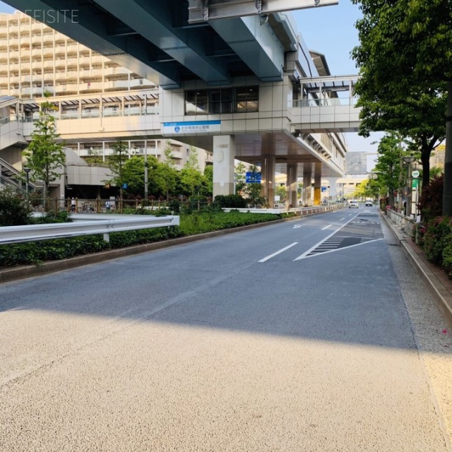 台場フロンティアビル ビル前面道路