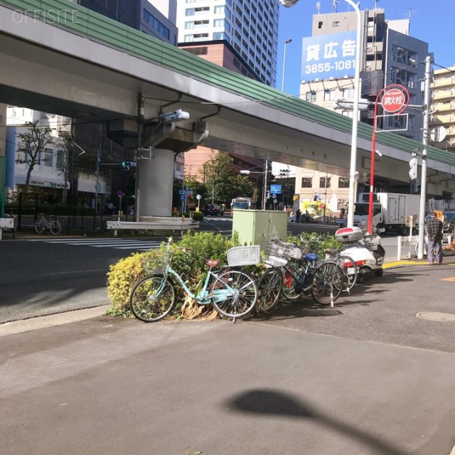 VORT青葉台 ビル前面道路