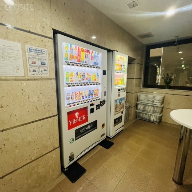 鈴栄ビル エントランス