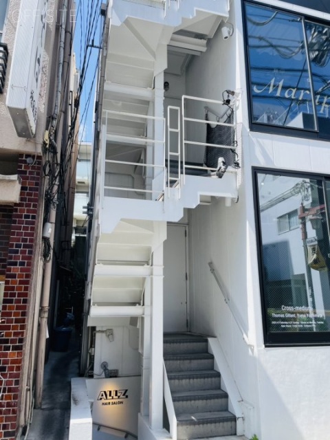 CREAL terrace渋谷神山町ビル 階段