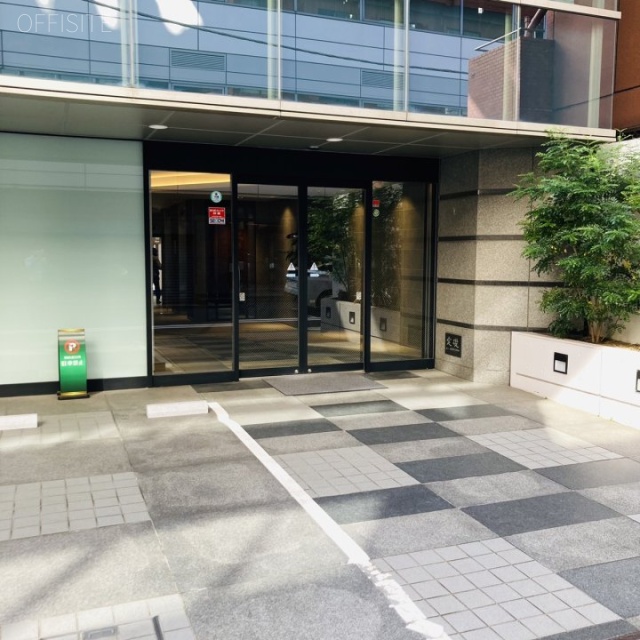 北大手町スクエア オフィスビル出入口