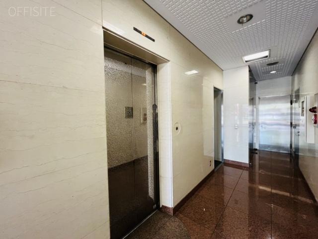 T323プレイスビル エレベーター