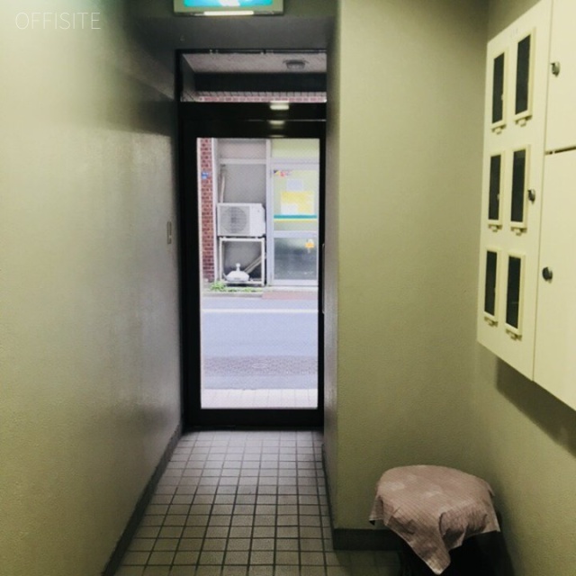 日浦ビル エントランス