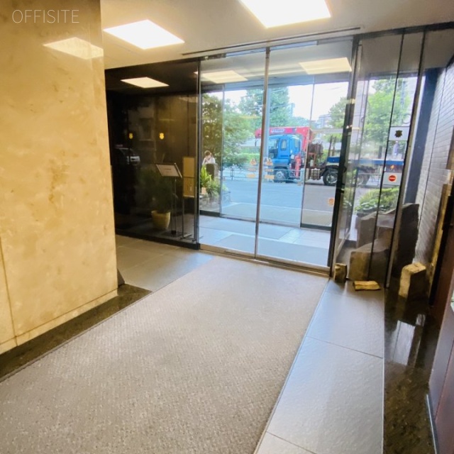 第45興和ビル エントランス