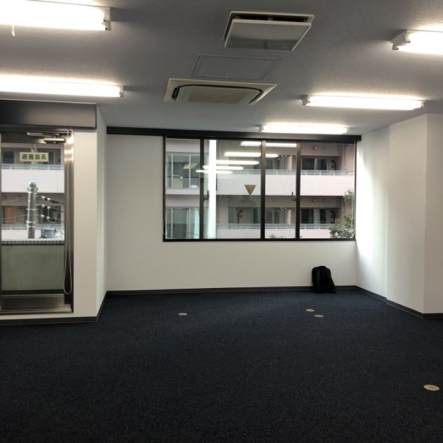 第2AKビル 室内