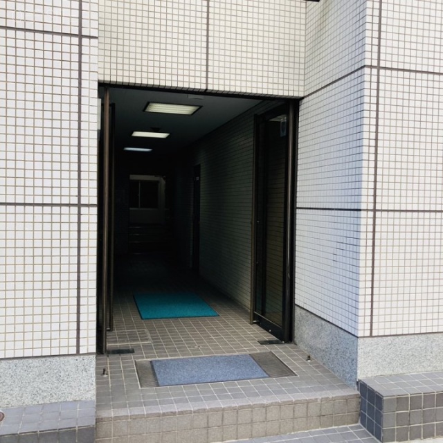 光ビル エントランス