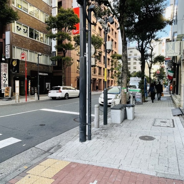 第3西欧ビル 側面の通り