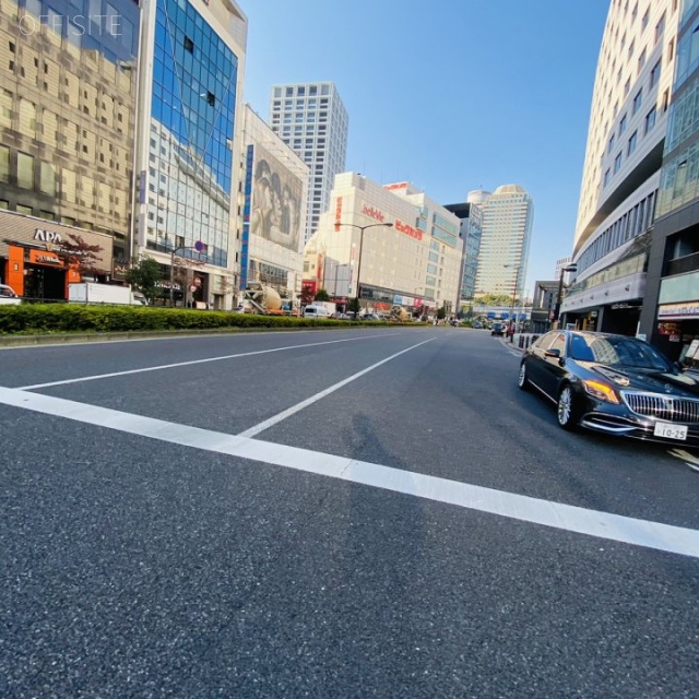 山王グランドビル ビル前面道路