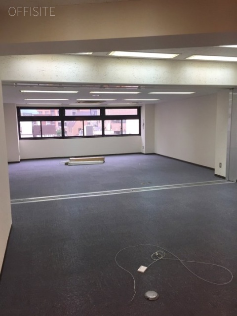 信ビルディング 室内