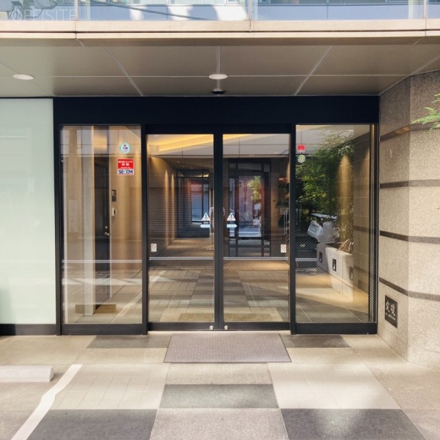 北大手町スクエア オフィスビル出入口