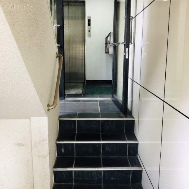 桜井ビル エントランス