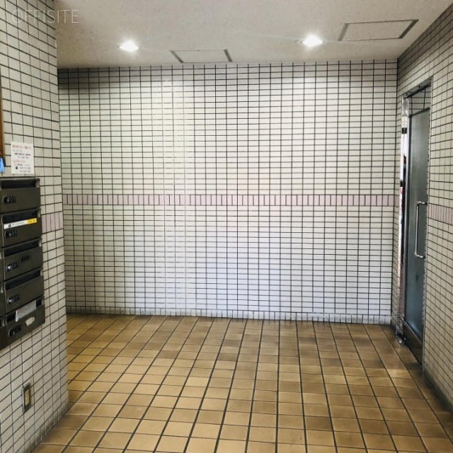 セブンストーリービル エントランス