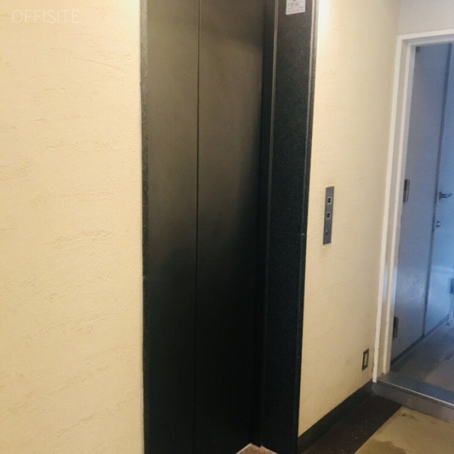 青山アイビスビル エレベーター