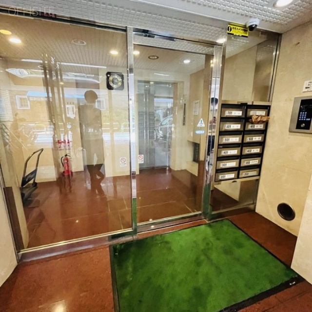 T・M畑中ビル エントランス