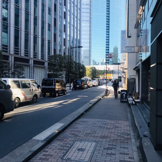 SRビル ビル前面道路