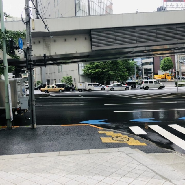 永田町ビル ビル前面道路