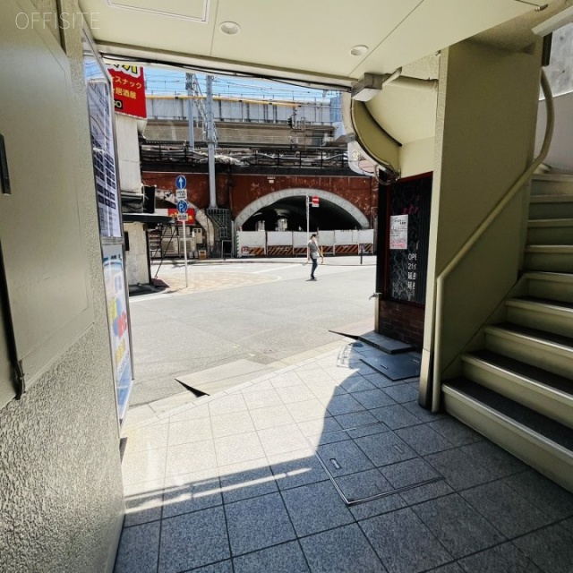 星野神田西口ビル エントランス