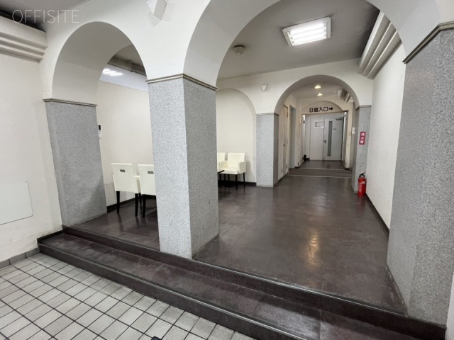 若草ビルA館 エントランス