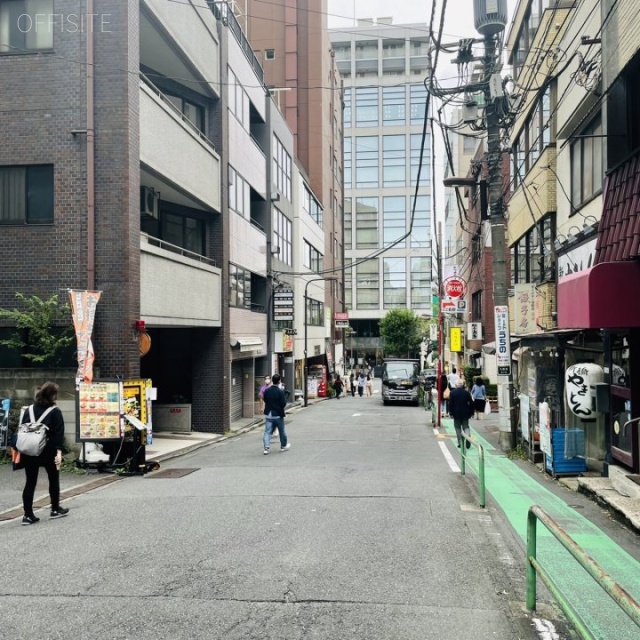 翠ビルヂング 前面道路