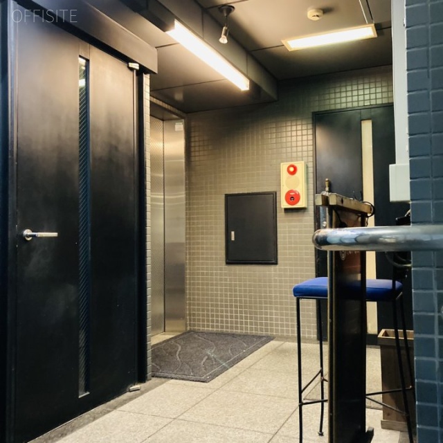 土井ビル エントランス