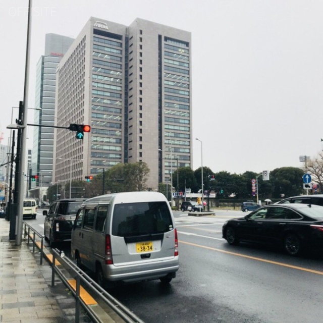 第一法規ビル ビル前面道路