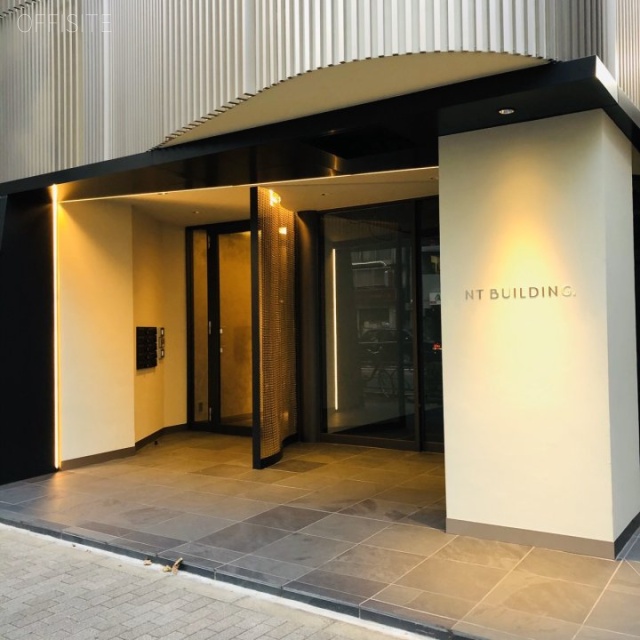 NTビル オフィスビル出入口