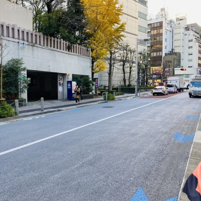 山口ビル ビル前面道路