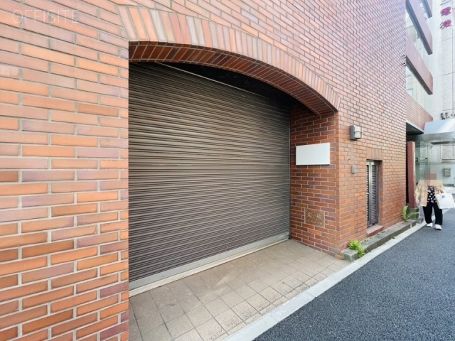 サン・クロレラビル オフィスビル出入口