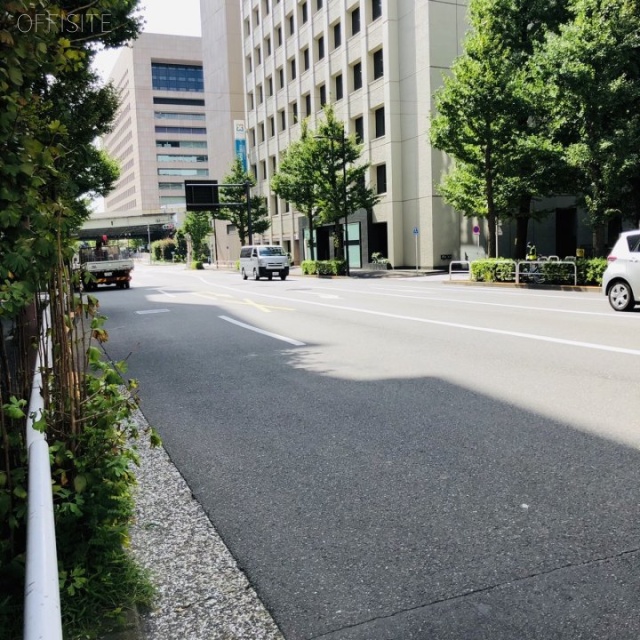 オームビル新館 前面道路