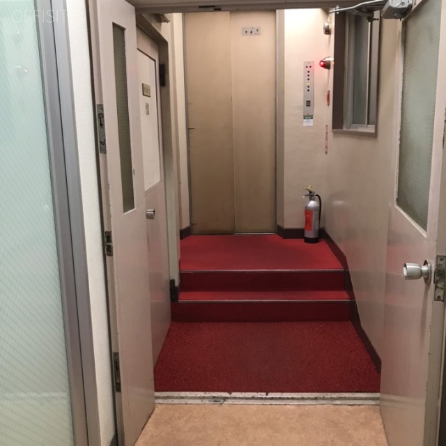 伊藤ビル エントランス