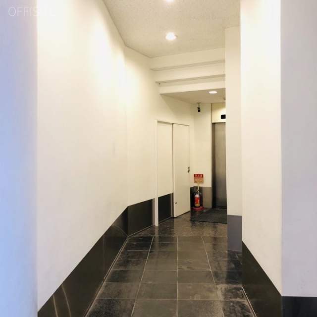 銀座クレッセントビル エントランス