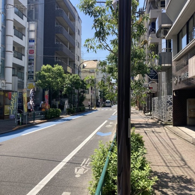 CDビルディング ビル前面道路