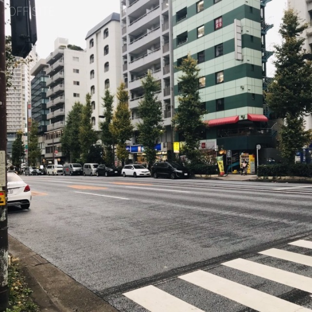 WAVE BLDG. MEGURO ビル前面道路