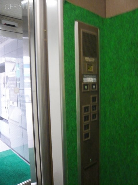 新富3Tビル エレベーター