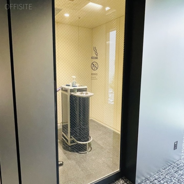 ミュージアムタワー京橋 3F共用部にある喫煙室