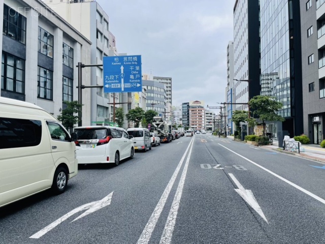 プラウドフラット日本橋馬喰町ビル 前面に国道14号