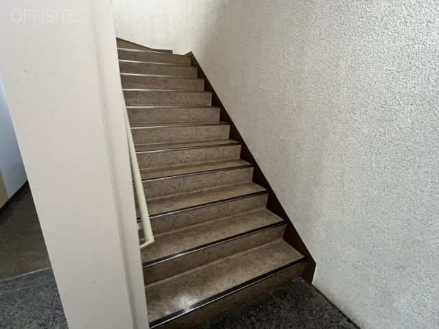 日新町田ビル エントランス