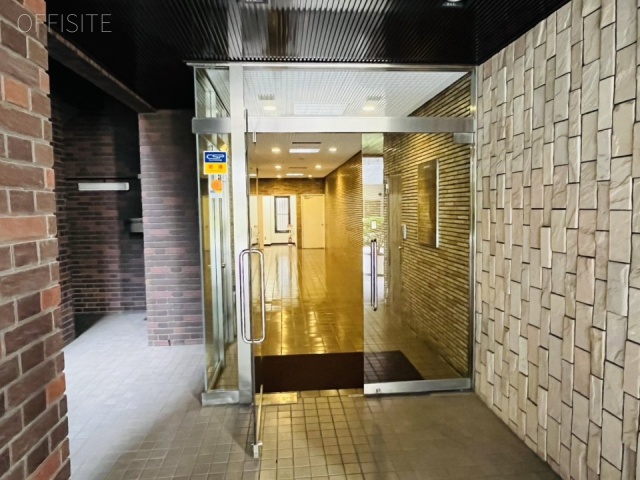 岩見ビル エントランス