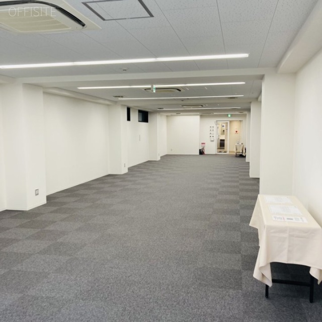 エヌワンビル 室内