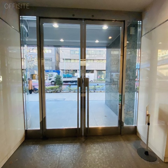 白鹿茅場町ビル エントランス