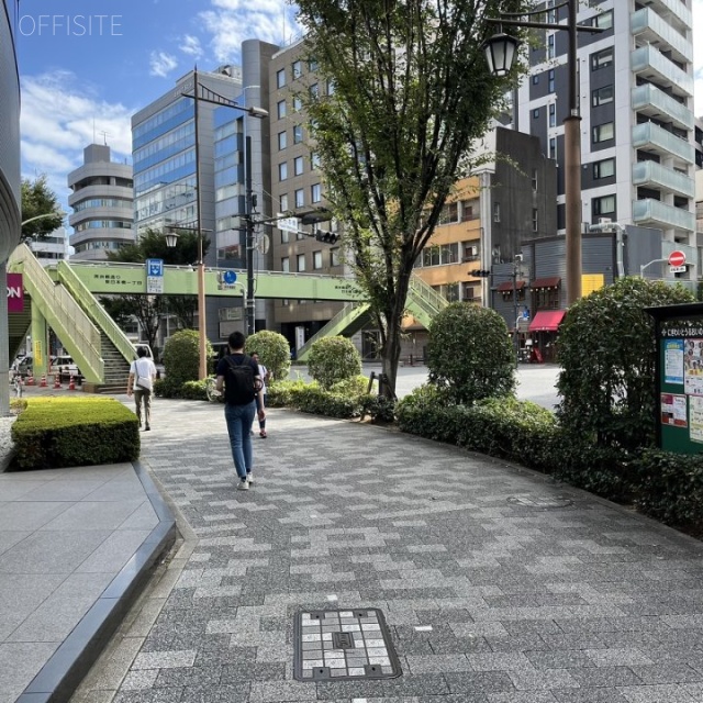 京王東日本橋ビル 前面歩道