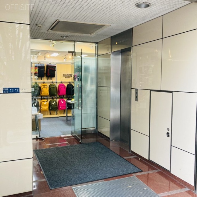 第5高野ビル エントランス