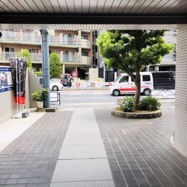 ワコーレ千駄木ビル エントランス