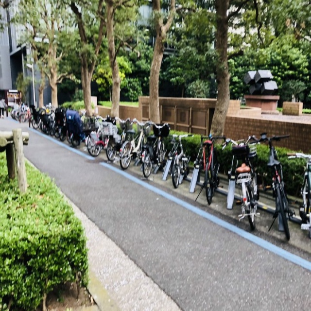 新青山ビル西館 駐輪スペース