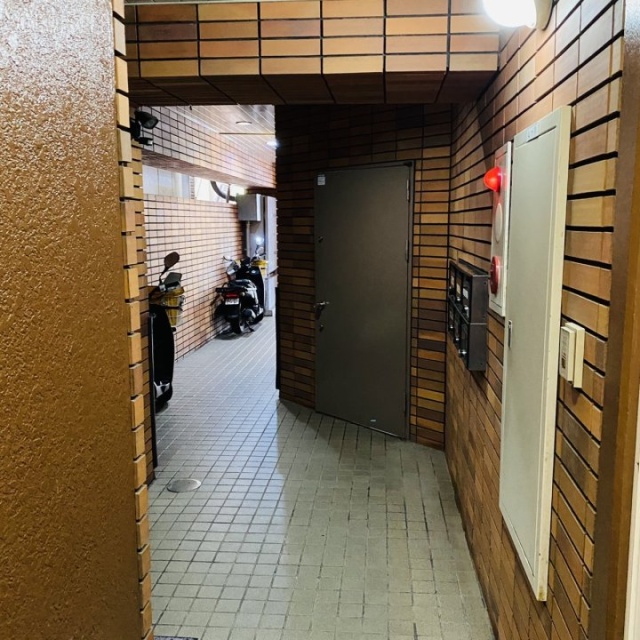 酒井ビル エントランス