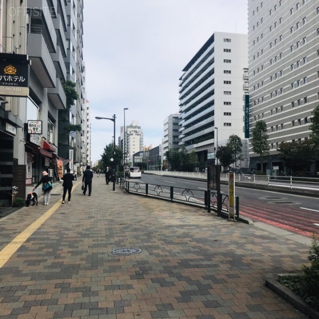 タキカワ大久保ビル ビル前面道路