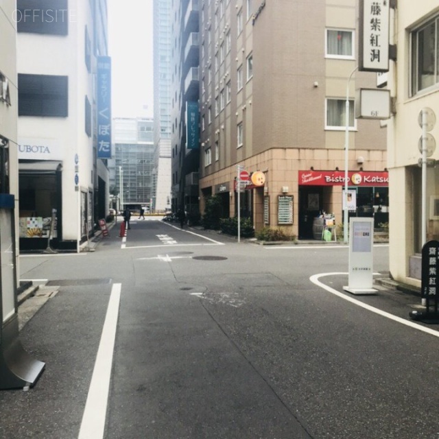 仲通りビル ビル前面道路