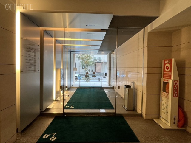 クローバー芝公園ビル エントランス