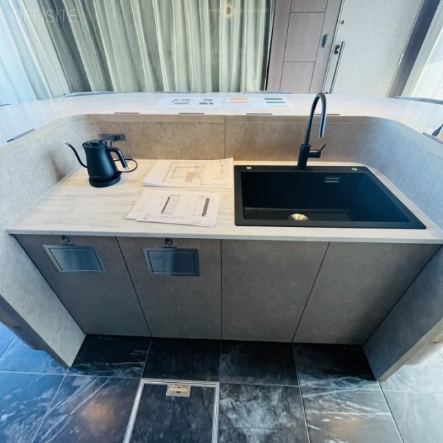 Expert Tamachi 11階ラウンジスペースキッチン