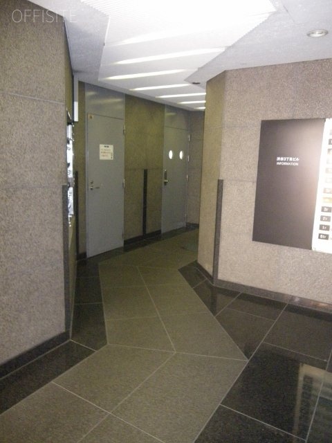 渋谷三丁目ビル エントランス